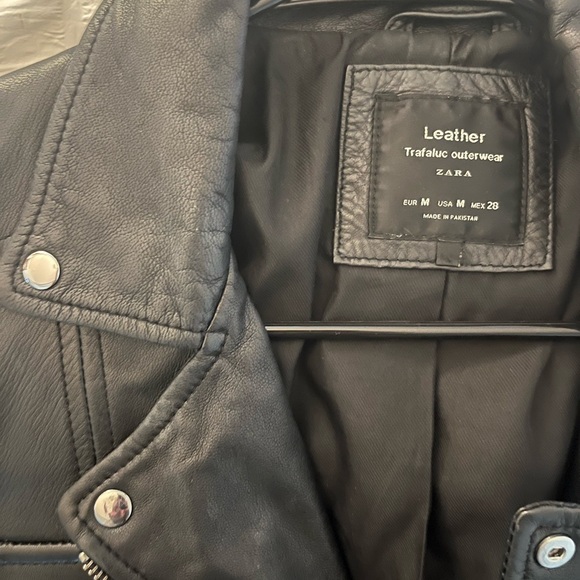 leather jacket - Picture 2 of 4